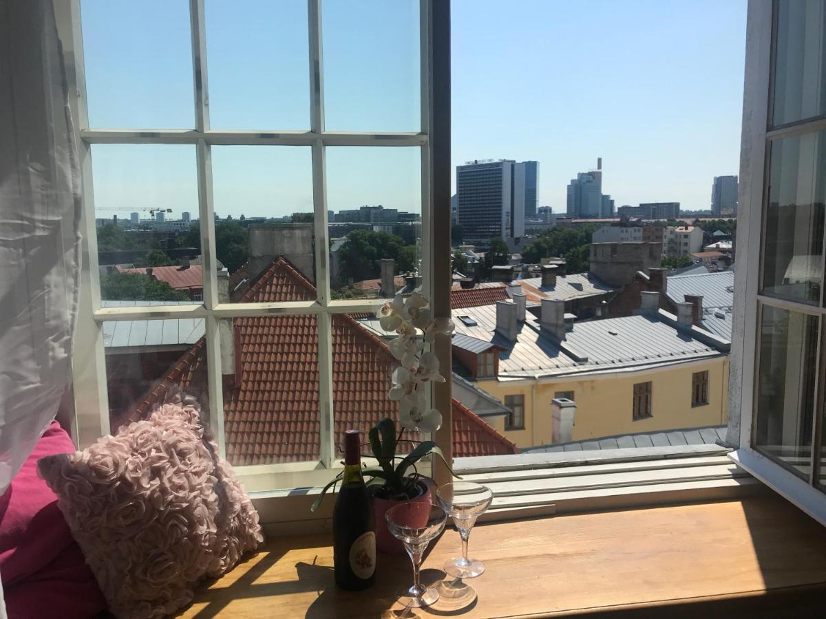 טאלין Cozy Oldtown Studio With Magnific City View מראה חיצוני תמונה