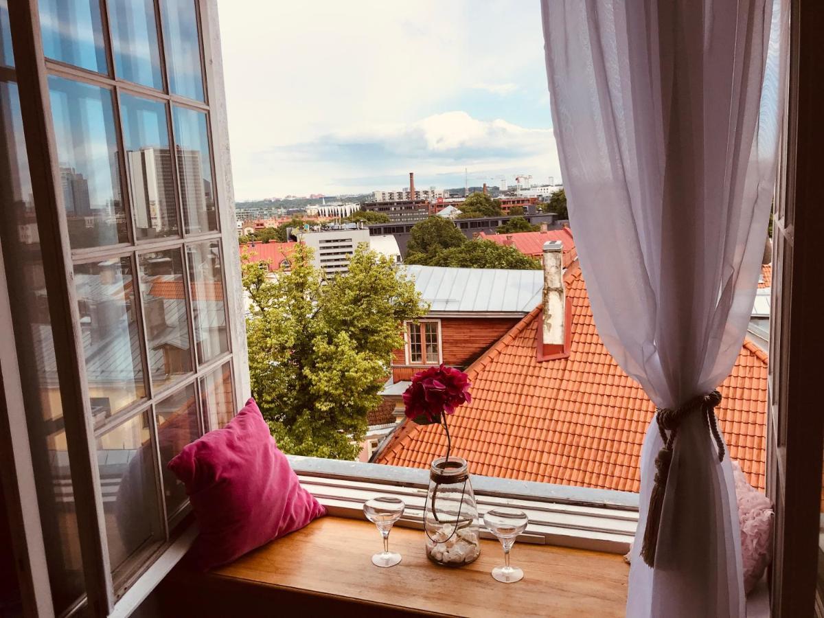 טאלין Cozy Oldtown Studio With Magnific City View מראה חיצוני תמונה